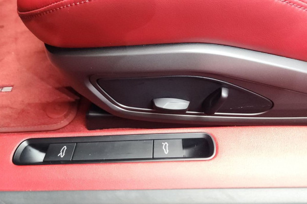 2021 Porsche 911 с пробегом 25 060 км