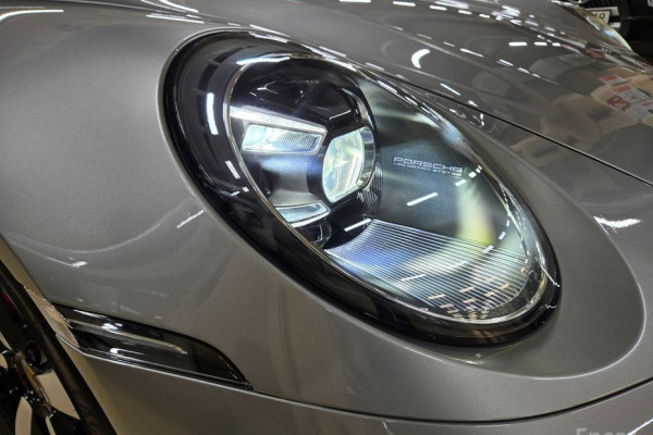 2020 Porsche 911 с пробегом 2 700 км