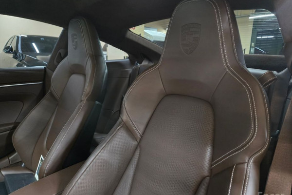 2020 Porsche 911 с пробегом 2 700 км