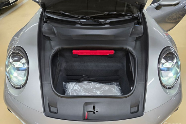 2020 Porsche 911 с пробегом 2 700 км