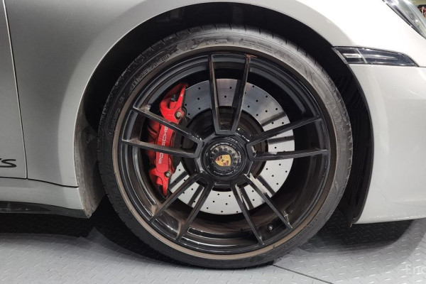 2023 Porsche 911 с пробегом 18 985 км