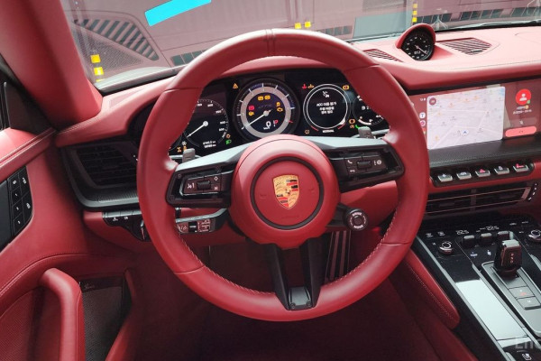 2023 Porsche 911 с пробегом 18 985 км