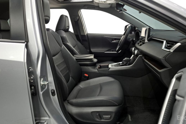 2023 Toyota RAV4 с пробегом 18 183 км