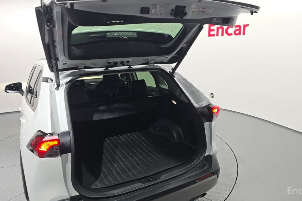 2023 Toyota RAV4 с пробегом 47 178 км