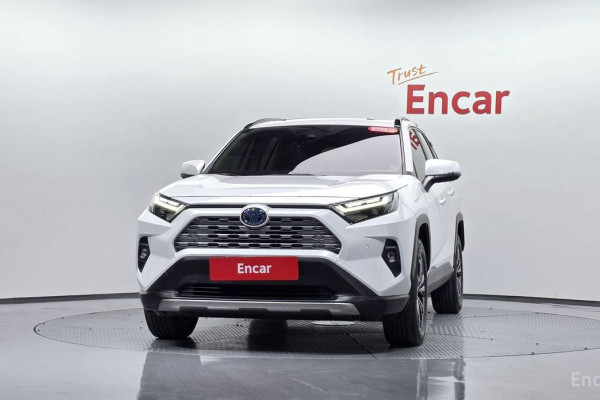 2024 Toyota RAV4 с пробегом 25 726 км