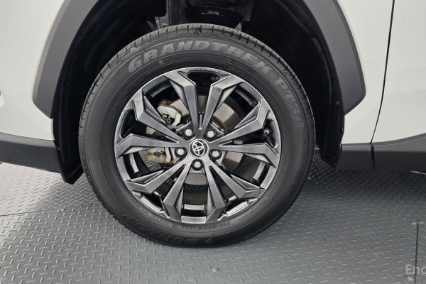 2024 Toyota RAV4 с пробегом 25 726 км