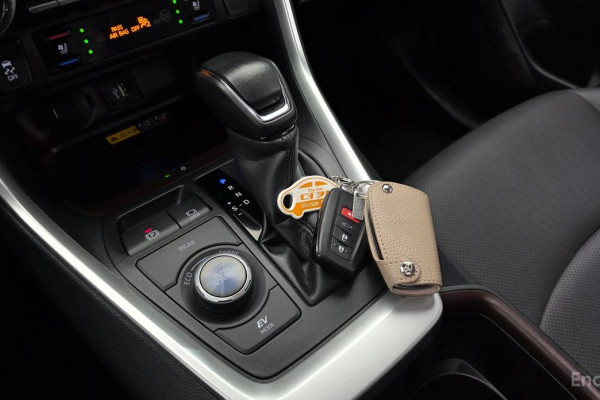 2024 Toyota RAV4 с пробегом 25 726 км