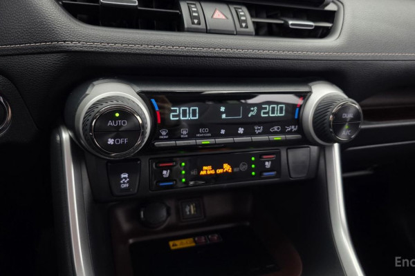 2024 Toyota RAV4 с пробегом 25 726 км