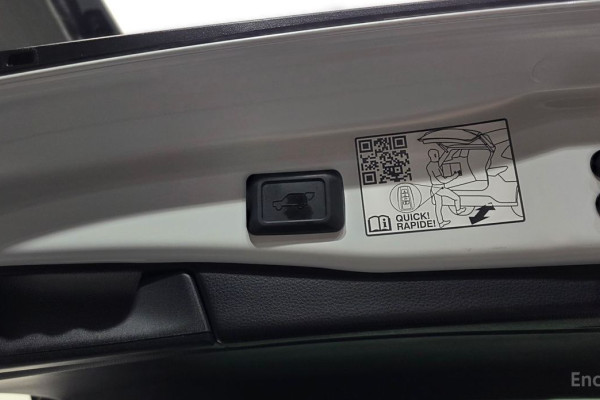 2024 Toyota RAV4 с пробегом 25 726 км