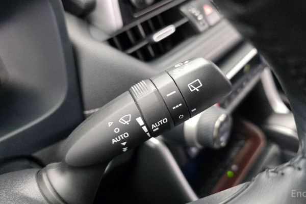 2024 Toyota RAV4 с пробегом 25 726 км