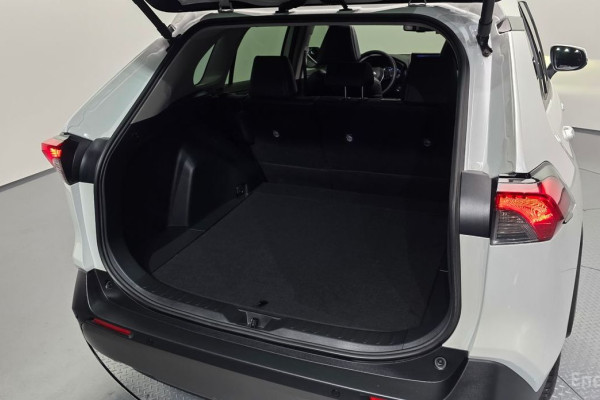 2024 Toyota RAV4 с пробегом 25 726 км