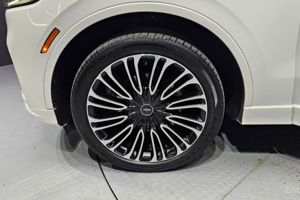 2024 Lincoln Aviator с пробегом 12 079 км