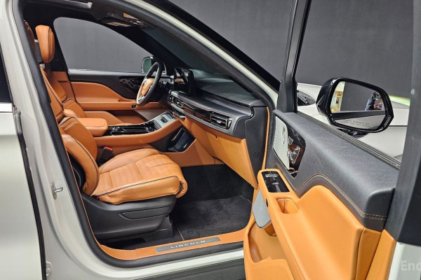 2024 Lincoln Aviator с пробегом 12 079 км