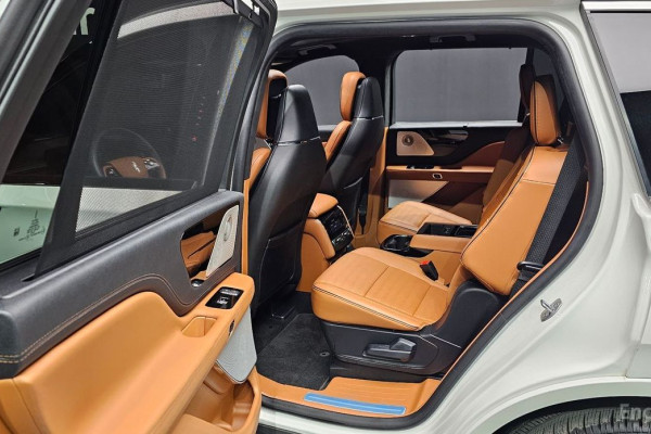 2024 Lincoln Aviator с пробегом 12 079 км