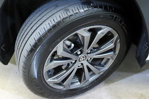 2024 Toyota RAV4 с пробегом 11 431 км