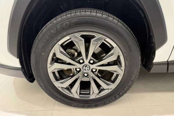 2023 Toyota RAV4 с пробегом 27 187 км