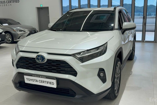 2023 Toyota RAV4 с пробегом 27 187 км