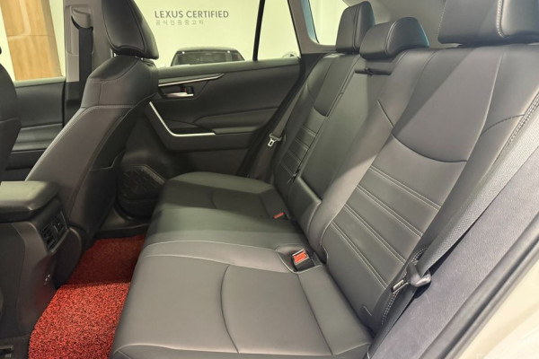 2023 Toyota RAV4 с пробегом 27 187 км