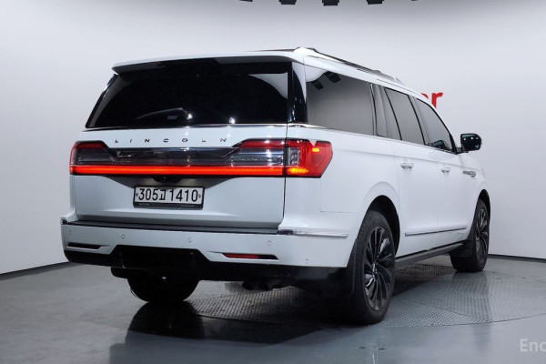 2020 Lincoln Navigator с пробегом 105 648 км