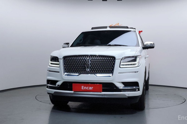 2020 Lincoln Navigator с пробегом 105 648 км