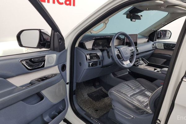 2020 Lincoln Navigator с пробегом 105 648 км