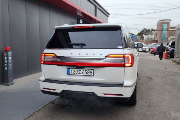 2018 Lincoln Navigator с пробегом 96 011 км