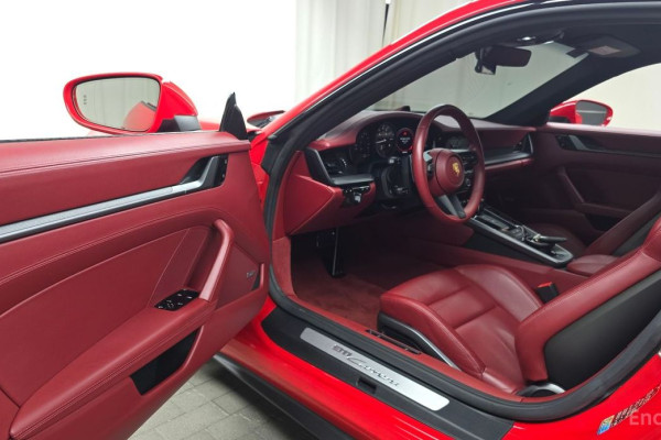 2020 Porsche 911 с пробегом 36 742 км