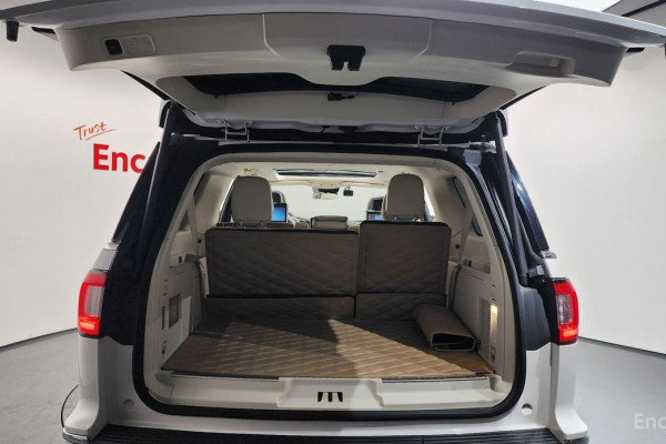 2018 Lincoln Navigator с пробегом 96 011 км