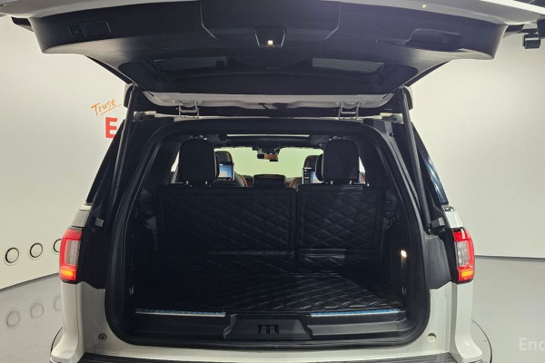 2021 Lincoln Navigator с пробегом 47 205 км