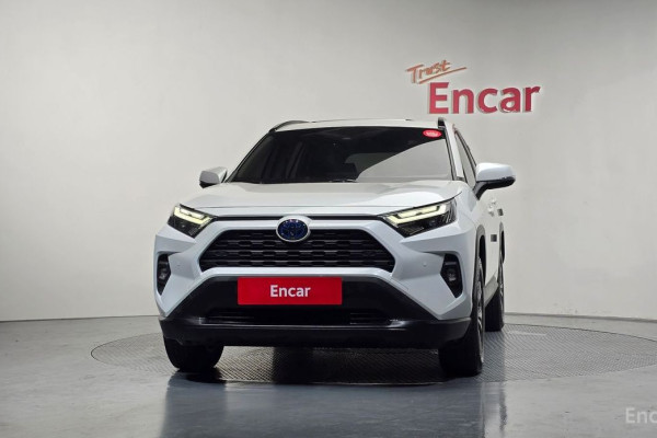 2024 Toyota RAV4 с пробегом 49 601 км