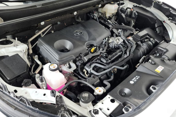 2024 Toyota RAV4 с пробегом 49 601 км