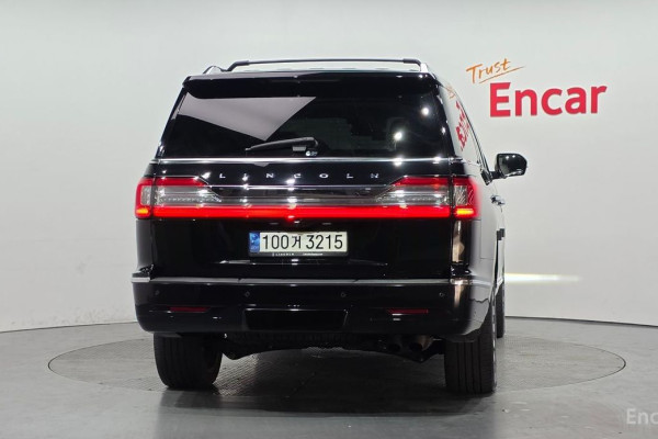 2021 Lincoln Navigator с пробегом 77 114 км