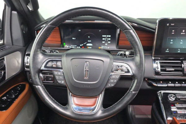 2021 Lincoln Navigator с пробегом 77 114 км