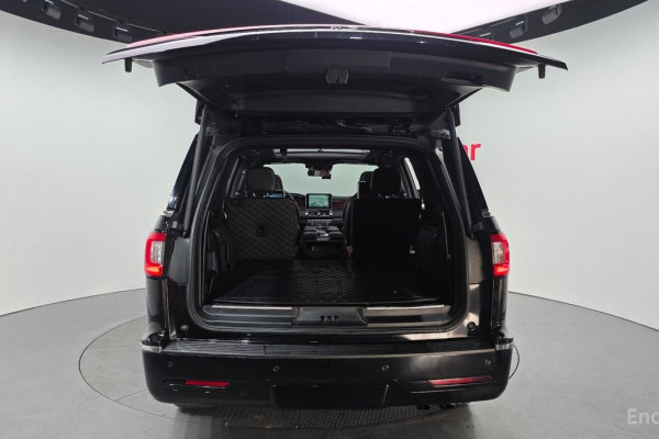 2021 Lincoln Navigator с пробегом 77 114 км