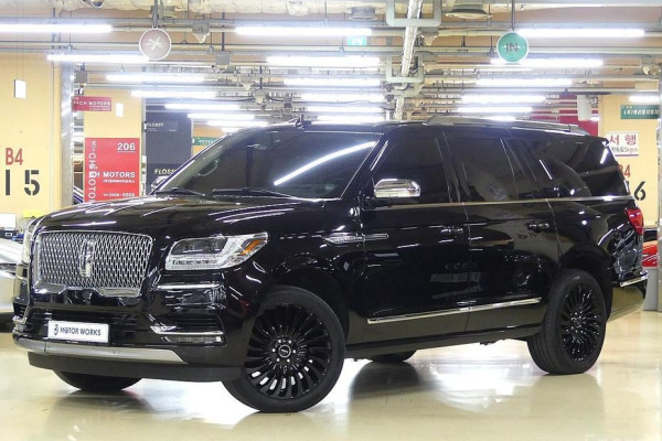 2021 Lincoln Navigator с пробегом 66 700 км