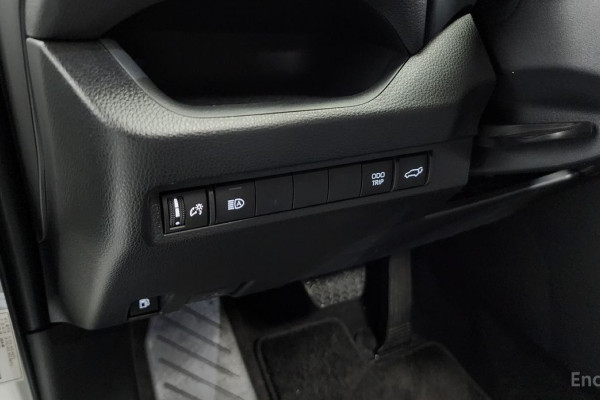 2024 Toyota RAV4 с пробегом 49 601 км