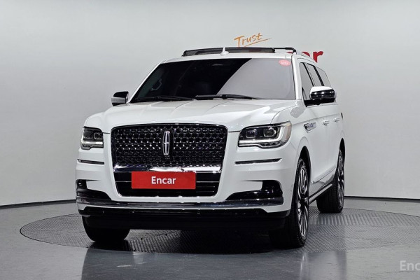 2023 Lincoln Navigator с пробегом 18 074 км