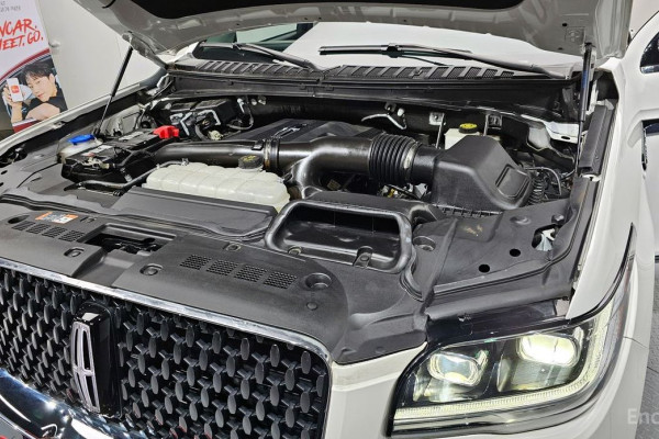 2023 Lincoln Navigator с пробегом 18 074 км