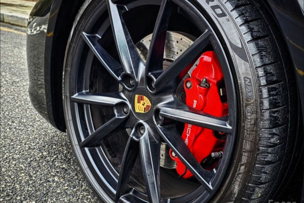 2020 Porsche 911 с пробегом 34 600 км