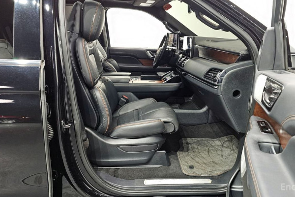 2023 Lincoln Navigator с пробегом 59 934 км