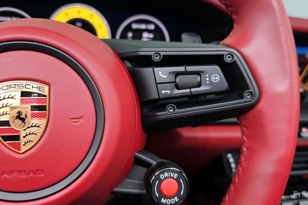 2025 Porsche 911 с пробегом 11 978 км