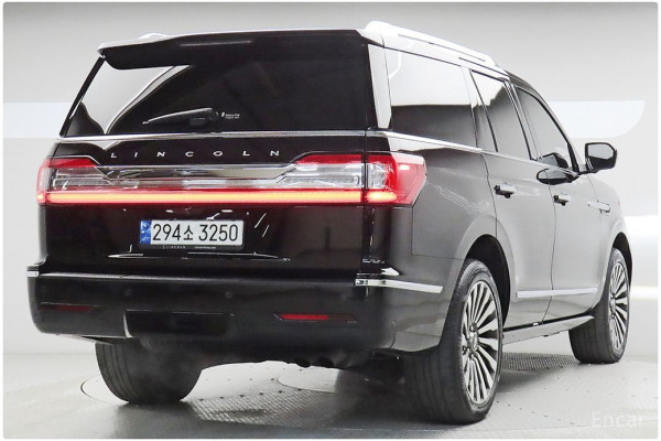 2021 Lincoln Navigator с пробегом 80 394 км