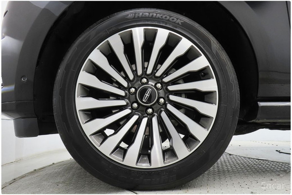 2021 Lincoln Navigator с пробегом 80 394 км