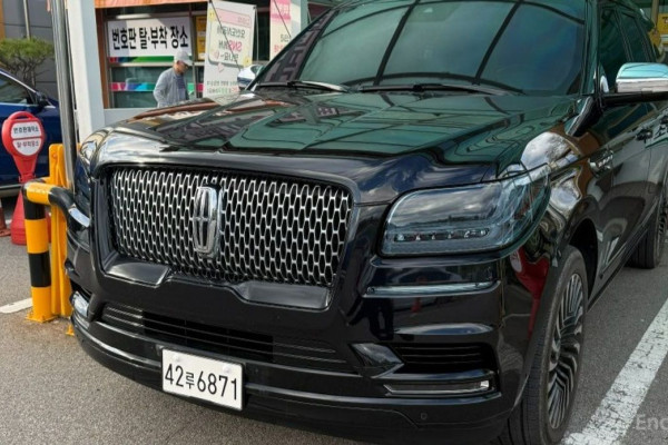 2019 Lincoln Navigator с пробегом 165 000 км