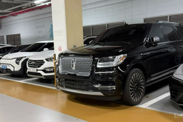 2019 Lincoln Navigator с пробегом 165 000 км