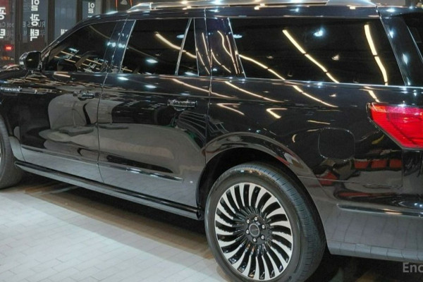 2019 Lincoln Navigator с пробегом 165 000 км