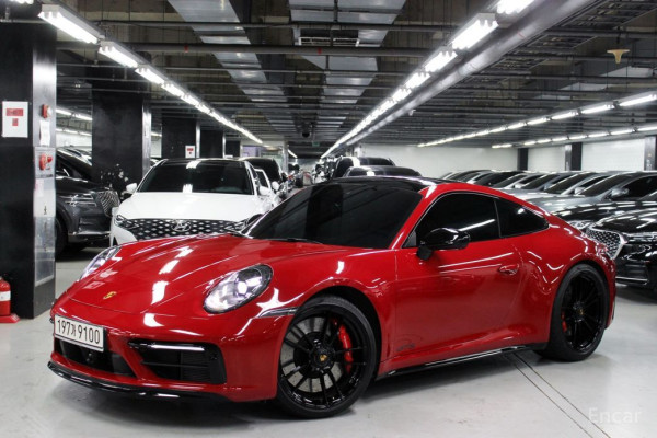 2023 Porsche 911 с пробегом 15 000 км