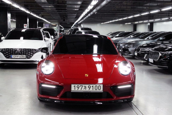 2023 Porsche 911 с пробегом 15 000 км