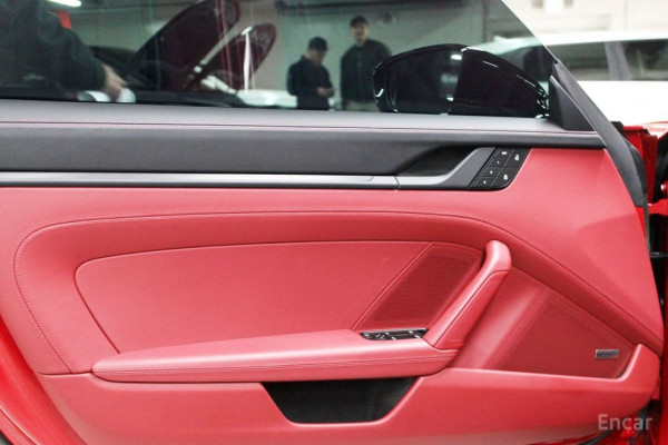 2023 Porsche 911 с пробегом 15 000 км