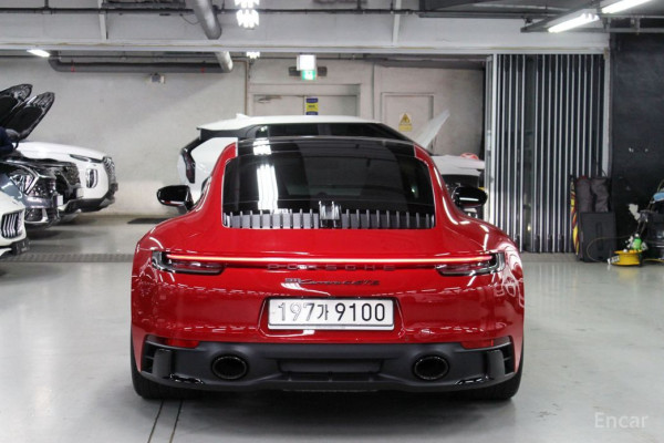 2023 Porsche 911 с пробегом 15 000 км